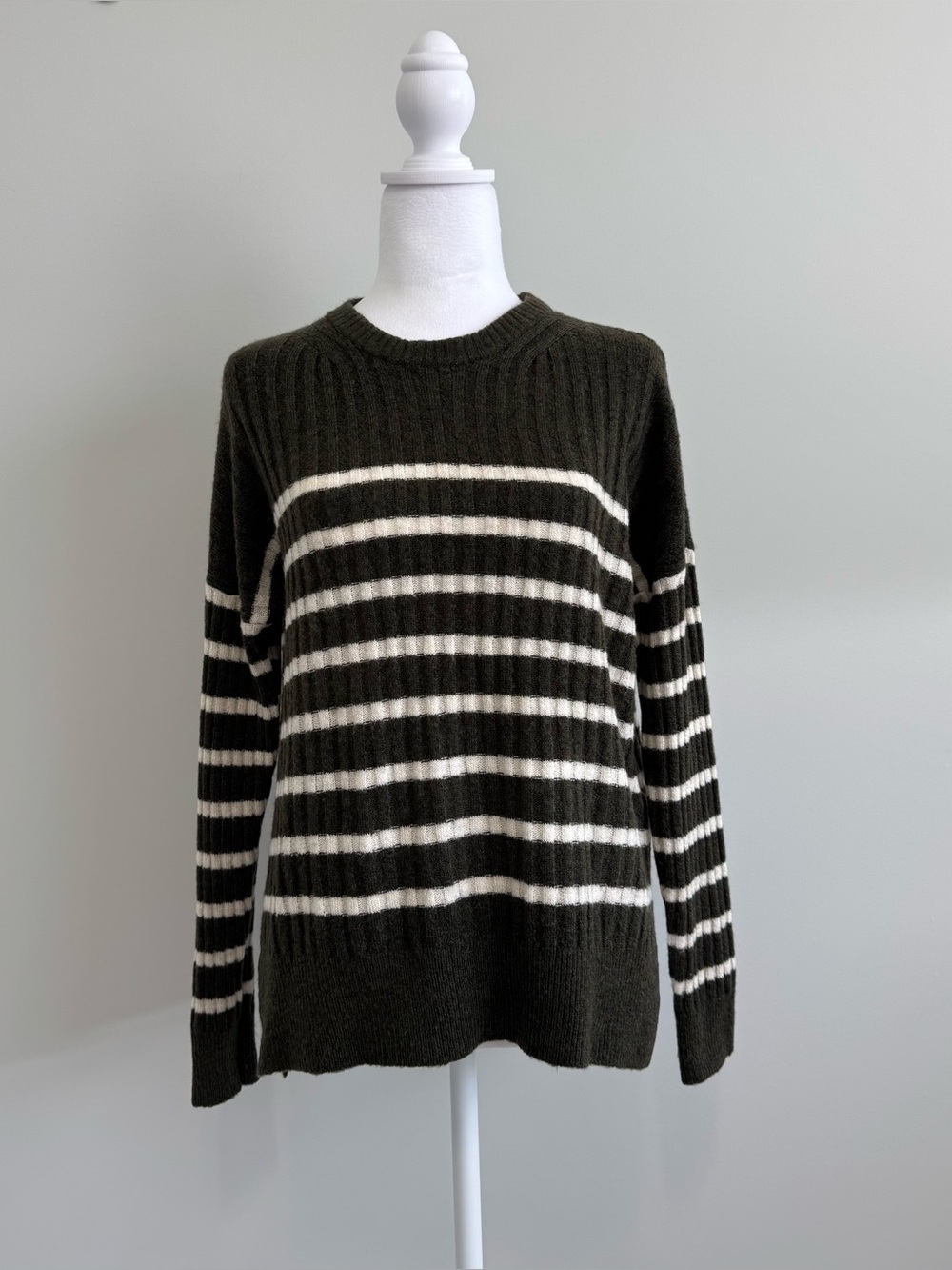 Abercrombie & Fitch Ribbed Knit Fall Winter Sweater MossGreen & White Striped XS